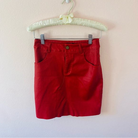 Prettylittle Thing red stretch faux leather mini skirt size US6/UK10 - Picture 5 of 12